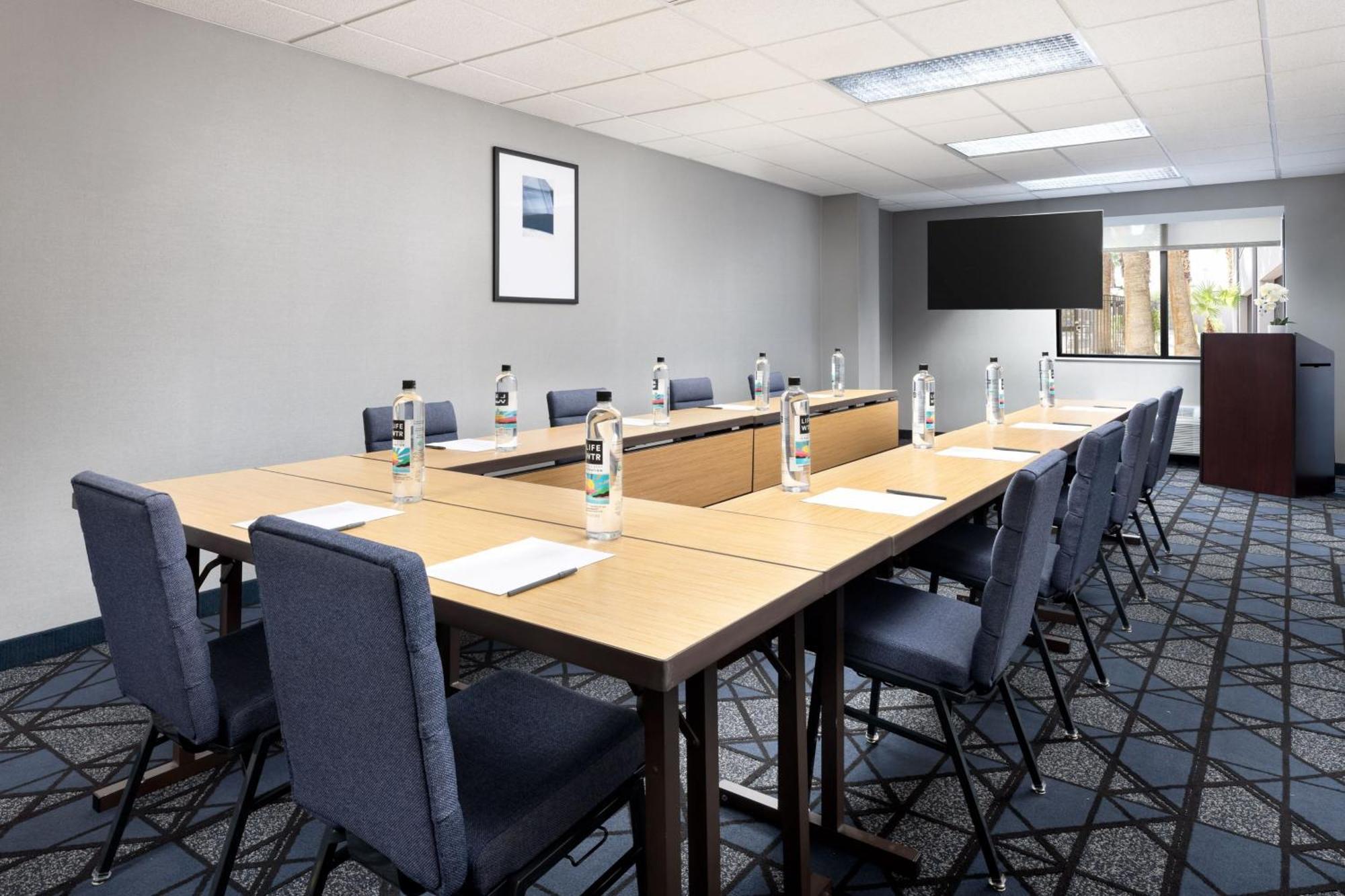 Courtyard By Marriott Las Vegas Stadium Area Ngoại thất bức ảnh